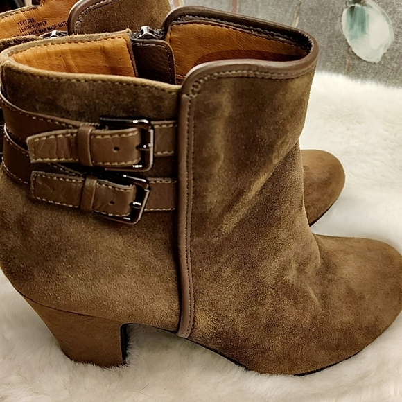 Sofft Leather Ankle Bootie With Side Zip Size 9 - Picture 7 of 14